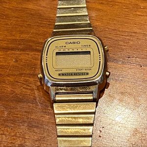 Vintage gold Casio watch (water resistant)